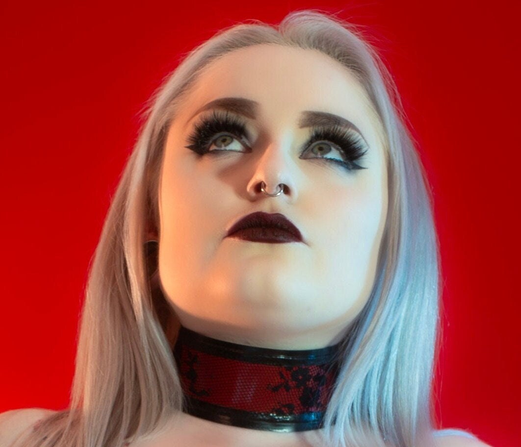 Latex and Lace Choker